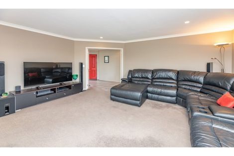 Photo of property in 16 Thorndon Close, Kirwee, Darfield, 7571