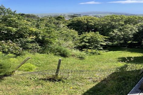 Photo of property in 18b Chetwode Grove, Newlands, Wellington, 6037