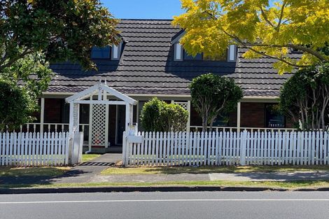 Photo of property in 115 Botany Road, Botany Downs, Auckland, 2010
