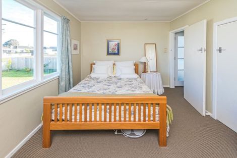 Photo of property in 188 Cornfoot Street, Castlecliff, Whanganui, 4501