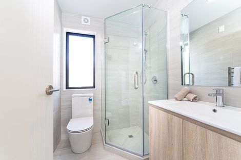 Photo of property in 14a Rosalind Road, Glenfield, Auckland, 0629