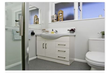 Photo of property in 2/26 Rangatira Road, Birkenhead, Auckland, 0626