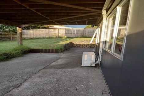 Photo of property in 5 Maui Pomare Street, Blockhouse Bay, Auckland, 0600