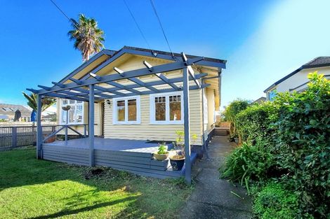 Photo of property in 2/2 Ewen Street, Takapuna, Auckland, 0622