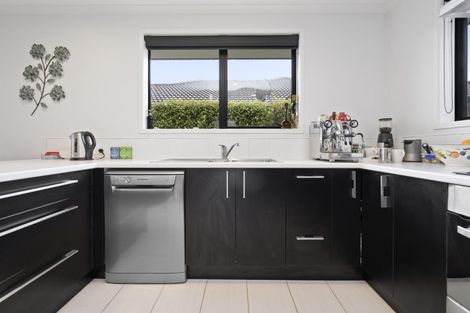 Photo of property in 27 Plescher Crescent, Leamington, Cambridge, 3432