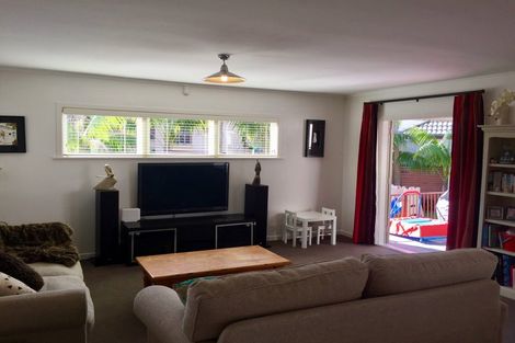 Photo of property in 1/18 Francis Street, Hauraki, Auckland, 0622