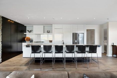 Photo of property in 6 Lordens Place, Fernhill, Queenstown, 9300