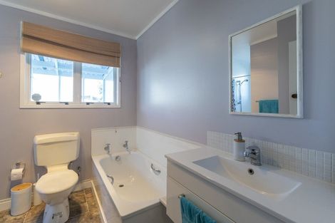 Photo of property in 14 Brown Terrace, Foxton Beach, Foxton, 4815