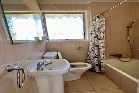 Photo of property in 32 Casuarina Road, Half Moon Bay, Auckland, 2012