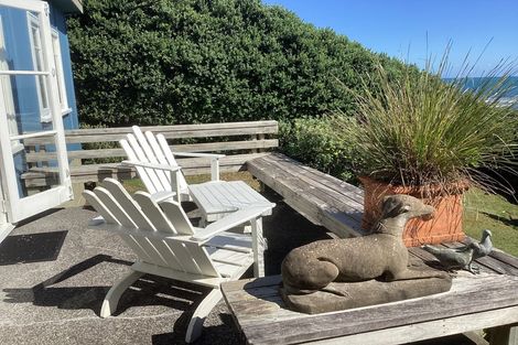 Photo of property in 103 Messenger Terrace, Oakura, 4314