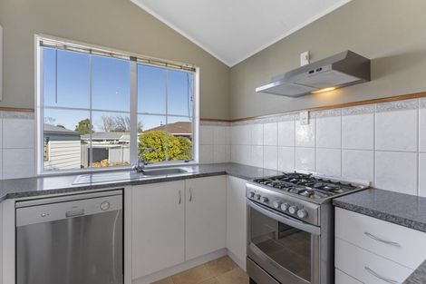 Photo of property in 20 Peppertree Glade, Kelvin Grove, Palmerston North, 4414