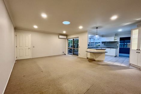 Photo of property in 5 Casabella Court, Northpark, Auckland, 2013