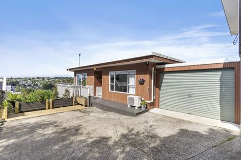 Photo of property in 2/51a Target Road, Totara Vale, Auckland, 0629