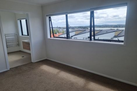 Photo of property in 1/2 Frances Bryers Road, Hobsonville, Auckland, 0616