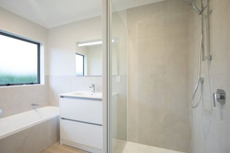 Photo of property in 12 Glastry Close, East Tamaki Heights, Auckland, 2016