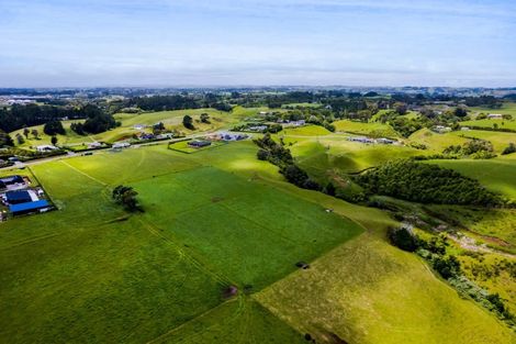 Photo of property in 132 Henwood Road, Paraite, New Plymouth, 4372