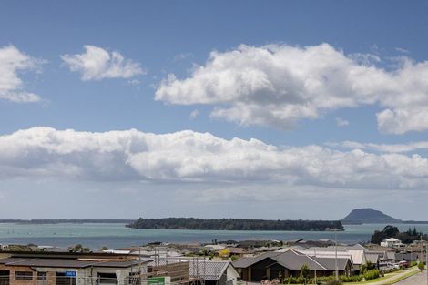 Photo of property in 32 Ridge Drive, Omokoroa, 3114