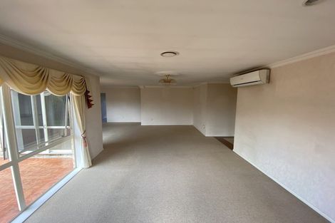 Photo of property in 22 Nuneaton Drive, Flat Bush, Auckland, 2019