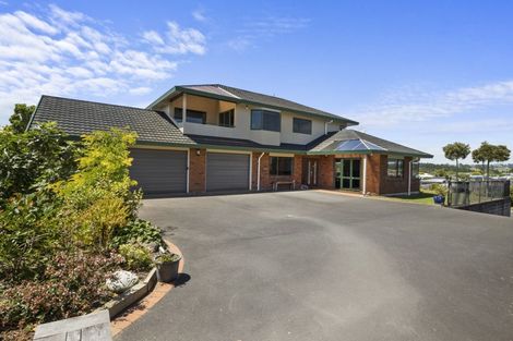 Photo of property in 9 Sandel Rise, Merrilands, New Plymouth, 4312