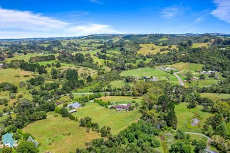 Photo of property in 100 Kauri Crescent, Waimauku, Kumeu, 0891