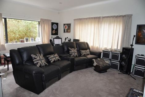 Photo of property in 20 Eastwood Rise, Browns Bay, Auckland, 0630