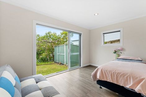 Photo of property in 24 Kiteroa Terrace, Rothesay Bay, Auckland, 0630