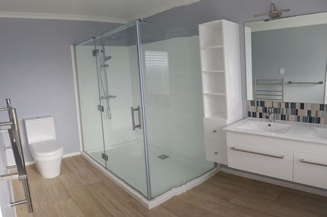 Photo of property in 68 Paragon Avenue, Beach Haven, Auckland, 0626