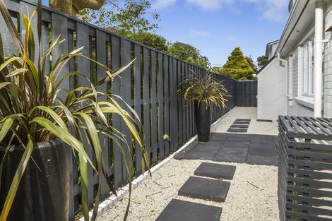 Photo of property in 2/15 Saltburn Road, Milford, Auckland, 0620