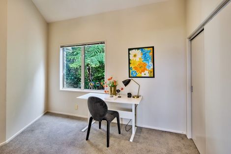 Photo of property in 21 Arahiwi Grove, Tirohanga, Lower Hutt, 5010