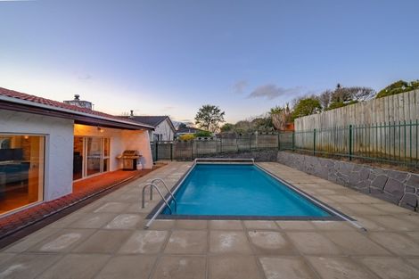 Photo of property in 120 Prince Regent Drive, Half Moon Bay, Auckland, 2012