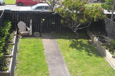 Photo of property in 2/5 Powell Street, Avondale, Auckland, 1026