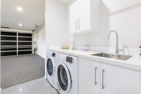 Photo of property in 52 Highlands Drive, Waipawa, 4210