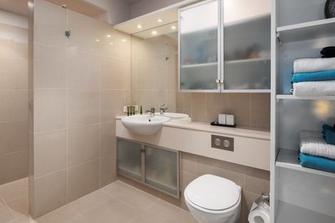 Photo of property in Oxleys Rock Apartments, 401/6 London Quay, Picton, 7220