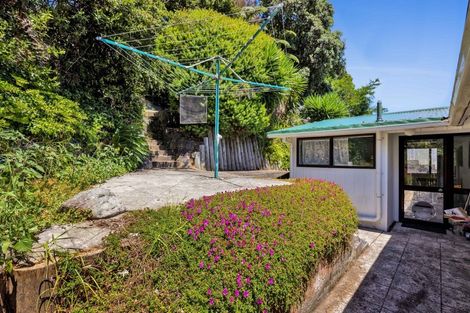 Photo of property in 15 Awanui Street, Merrilands, New Plymouth, 4312