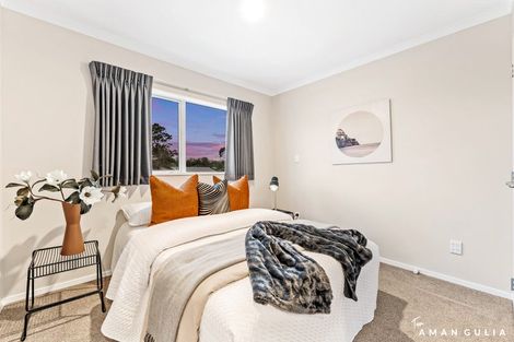 Photo of property in 19 Waitoro Lane, Henderson, Auckland, 0612