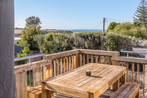 Photo of property in 34b Shakespear Road, Army Bay, Whangaparaoa, 0930