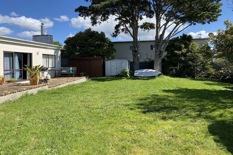 Photo of property in 2/399 East Coast Road, Mairangi Bay, Auckland, 0630