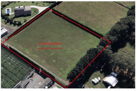 Photo of property in 42 Taupaki Road, Taupaki, 0782