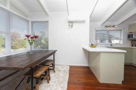 Photo of property in 3 Crompton Road, Massey, Auckland, 0614