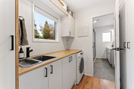 Photo of property in 6a D'oyly Drive, Stanmore Bay, Whangaparaoa, 0932