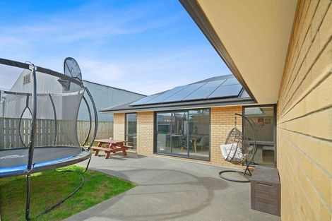 Photo of property in 19 Cressy Place, Darfield, 7510