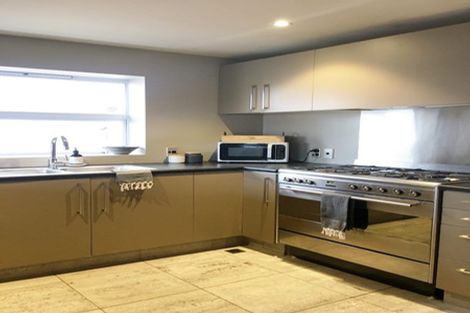 Photo of property in 1/2 Manor Place, Dunedin Central, Dunedin, 9016