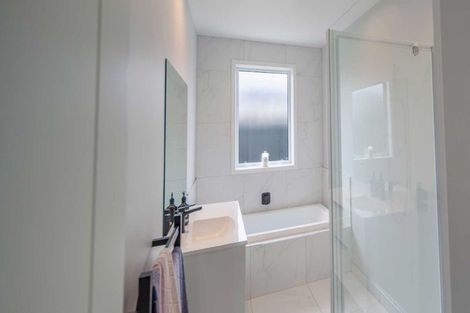 Photo of property in 3 Kaituna Place, Te Awa, Napier, 4110