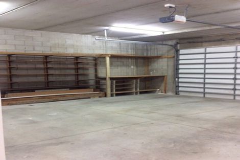 Photo of property in 80 Beechdale Crescent, Pakuranga Heights, Auckland, 2010