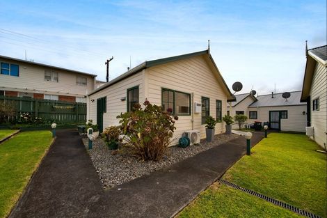 Photo of property in 4/70-76 Whiteley Street, Moturoa, New Plymouth, 4310