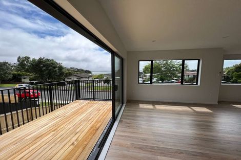 Photo of property in 20a Pipitea Place, Massey, Auckland, 0614