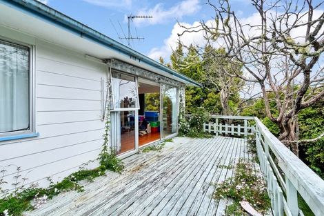 Photo of property in 1/6 Mcquoid Place, Glenfield, Auckland, 0629