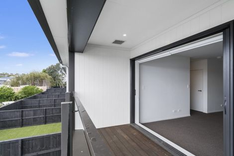 Photo of property in 1/4045f Great North Road, Glen Eden, Auckland, 0602