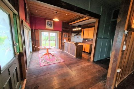 Photo of property in 920 Richmond Road, Lepperton, New Plymouth, 4373