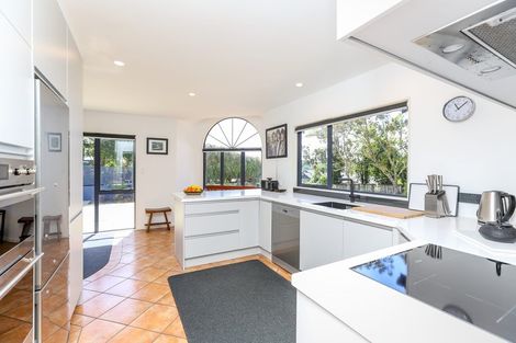 Photo of property in 3 Park View, Ferndale, New Plymouth, 4310